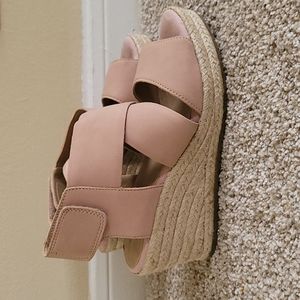 Wedge shoes